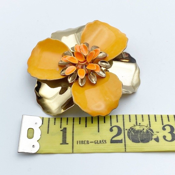 Vintage Orange Enamel Gold Tone Flower Brooch Dimensional Retro 50s 60s 2.5" - Picture 5 of 5